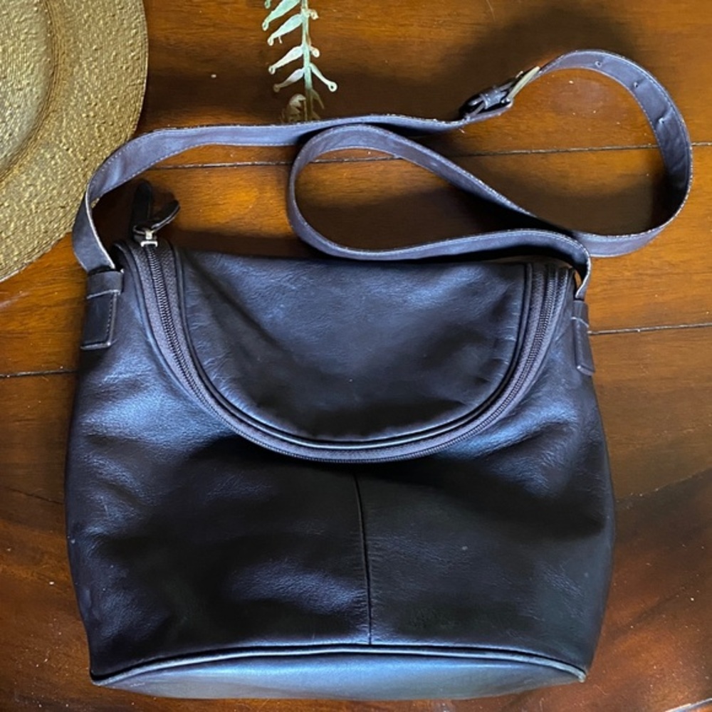 Maxx chocolate brown Leather Shoulder Bag